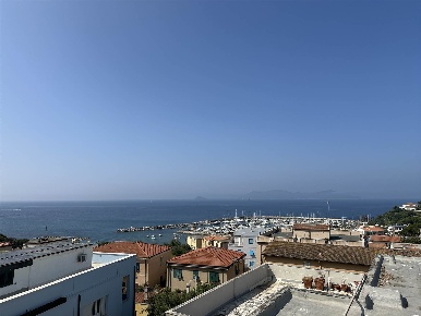 Foto Appartamento a Piombino Centro di 110 m² con 5 locali in vendita