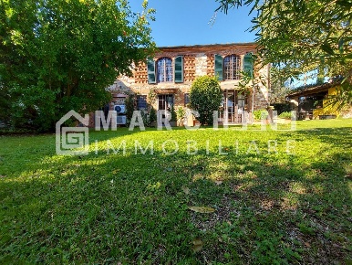 Foto Rustico a Lucca La Maulina - Morianese di 240 m² con 8 locali