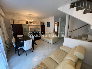 Foto Villa a schiera a Pontedera Il Romito di 150 m² con 5 locali