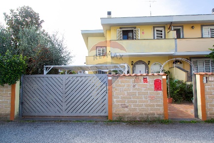 Foto Villa bifamiliare in Via Emilio Praga, Anzio Stazione Lavinio