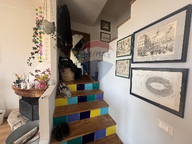 Foto Case semi ndipendenti a Foligno di 129 m² con 6 locali in vendita