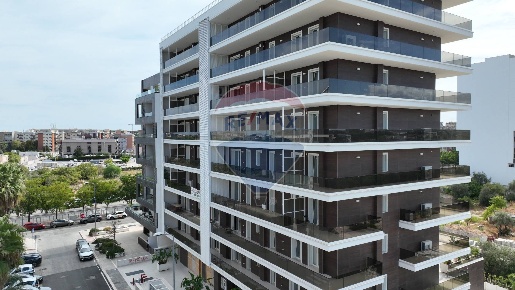 Foto Appartamento in Via Orfeo Mazzitelli, Bari Poggiofranco di 142 m²