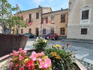 Foto Appartamento in Piazza San Vito, Piossasco di 90 m² con 3 locali