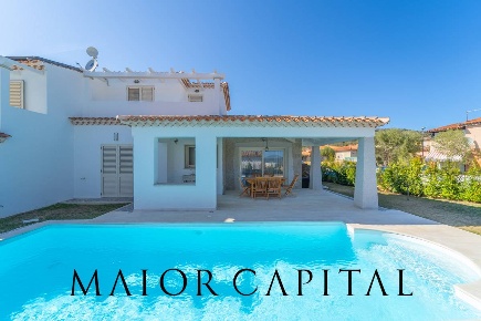 Foto Villa a schiera in Via Tirso, Budoni Limpiddu di 205 m² con 3 locali