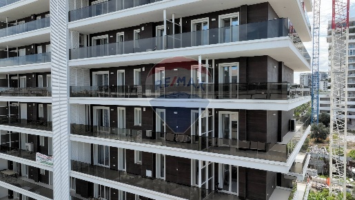 Foto Appartamento in Via Orfeo Mazzitelli, Bari Poggiofranco di 142 m²