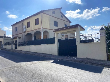 Foto Appartamento a Dolianova di 100 m² con 3 locali in vendita