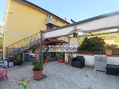 Foto Case semi ndipendenti in via degli orti, Massa Turano di 125 m²