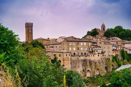 Foto Appartamento a Santa Vittoria in Matenano di 98 m² con 5 locali