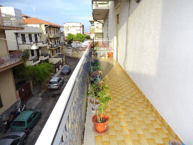 Foto Appartamento in Via Napoli, Misterbianco Centro di 124 m² con 3 locali