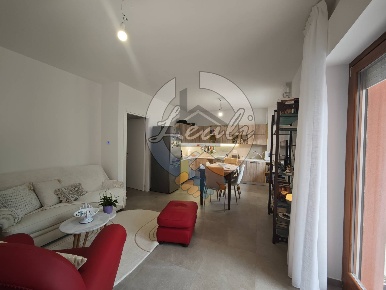 Foto Appartamento in Via Pasubio, Tolentino Centro di 80 m² con 3 locali