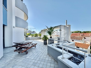 Foto Appartamento in via Tarcento, Lignano Sabbiadoro Centro di 120 m²