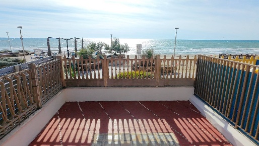 Foto Appartamento in viale spagna, Pomezia Torvaianica - Centro di 91 m²