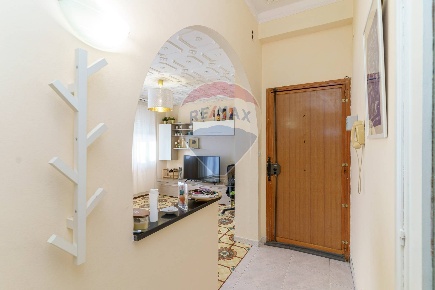Foto Appartamento in Via Alessandro Volta, Acireale di 75 m² con 3 locali