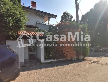 Foto Appartamento in via Legnano, Legnano di 90 m² con 3 locali in vendita
