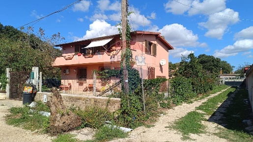 Foto Villa singola in Via Pitagora, Ardea Banditella di 171 m² con 8 locali