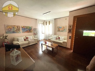 Foto Villa bifamiliare a Villorba di 241 m² con 7 locali in vendita