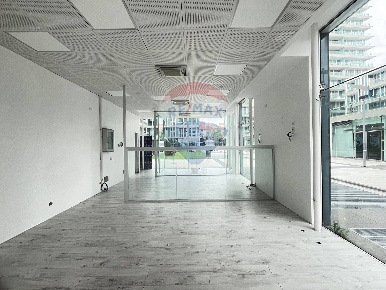 Foto Locale commerciale in via chiodo, Savona Centro Storico di 80 m²