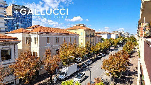 Foto Appartamento in Viale Gabriele D'annunzio, Pescara di 112 m²