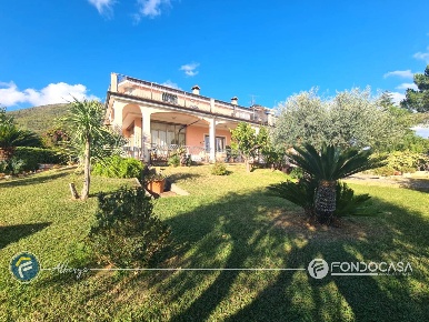 Foto Appartamento in Regione Roberti, Albenga di 178 m² con 5 locali