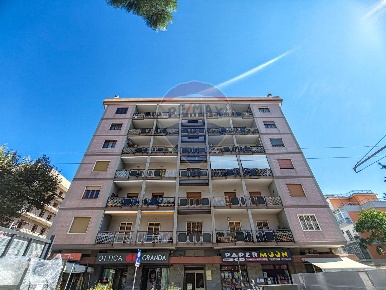 Foto Appartamento in Corso Alcide De Gasperi, Bari Poggiofranco di 239 m²
