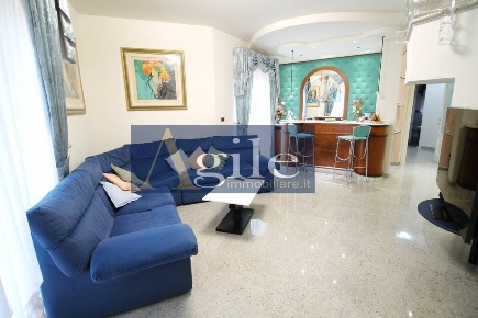 Foto Appartamento in via sant'antonio, Folignano di 160 m² con 5 locali