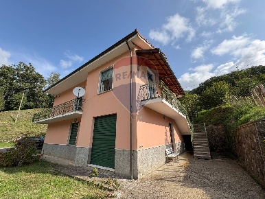 Foto Casa indipendente in VIA PROVINCIALE, Varese Ligure Centro Storico