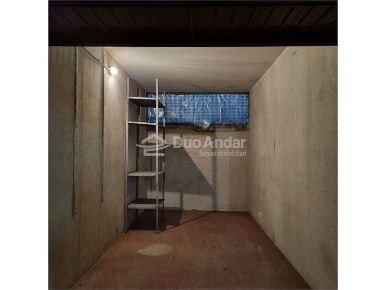 Foto Box in BRUSUGLIO 75, Milano Affori di 18 m² con 1 locali in affitto