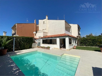 Foto Villa bifamiliare in VIA DIDONE 15, Ardea di 217 m² con 5 locali