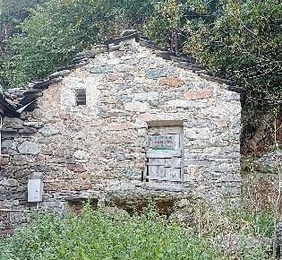 Foto Rustico in Località Novesse, Donnas Centro di 60 m² con 2 locali
