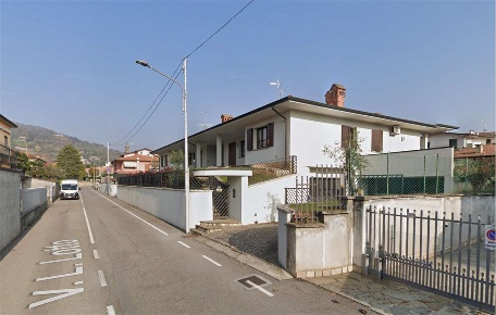 Foto Appartamento in Via L. Lotto 9, Castelli Calepio Centro di 139 m²