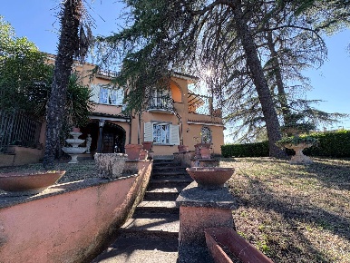 Foto Villa bifamiliare in Via Plutarco, Guidonia Montecelio Marco Simone