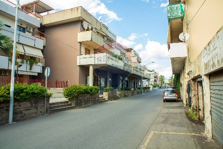 Foto Appartamento in Via Spiaggia, Mascali Sant'Anna di 100 m² con 3 locali