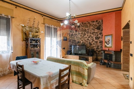 Foto Casa indipendente in Via Vittorio Emanuele III, Acireale di 158 m²