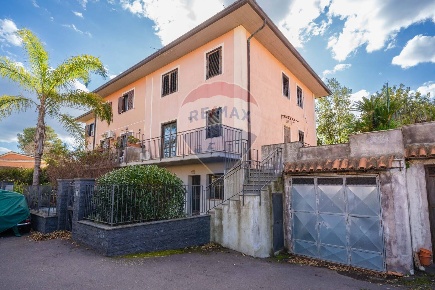 Foto Villa a schiera in Via della Regione, San Giovanni la Punta Centro