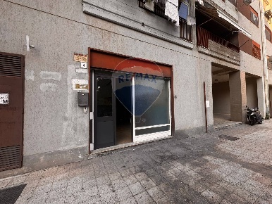 Foto Negozio in Viale Bummacaro, Catania Librino - Zia Lisa di 42 m²