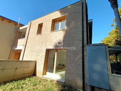 Foto Casa indipendente in Viale G. Marconi, Sutri Centro di 130 m²