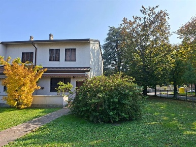 Foto Villa unifamiliare in VIA BERNAREGGI, Vimercate Oreno, Velasca