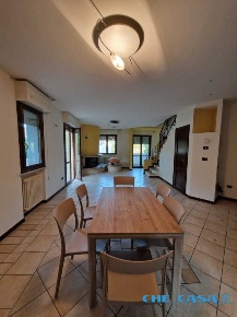 Foto Case semi ndipendenti a Novafeltria Centro di 200 m² con 8 locali