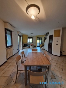 Foto Case semi ndipendenti a Novafeltria Centro di 200 m² con 8 locali