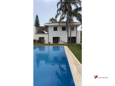 Foto Villa unifamiliare a Palermo Cardillo di 600 m² con 16 locali