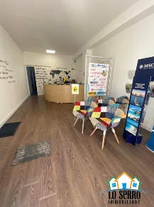 Foto Locale commerciale in VIA PIETRO GALATI, Alcamo Centro di 124 m²