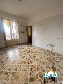 Foto Appartamento in VIA NINO NAVARRA, Alcamo Centro di 130 m² con 4 locali