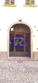 Foto Negozio in VIA  CAVOUR 14, Zogno Centro di 45 m² con 2 locali