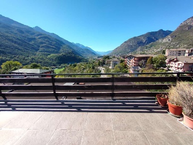 Foto Attico a Saint-Vincent di 140 m² con 4 locali in vendita