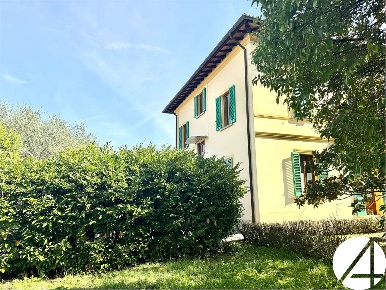 Foto Appartamento a Serravalle Pistoiese di 180 m² con 8 locali in vendita