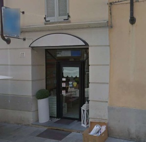 Foto Negozio in Via Calzolai, Piacenza Centro Storico di 37 m² con 1 locali