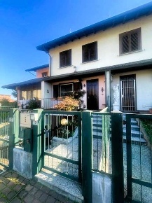 Foto Villa a schiera a Novara di 102 m² con 4 locali in vendita