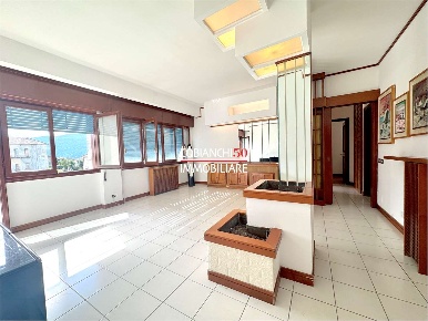 Foto Appartamento in via crocetta, Verbania di 100 m² con 3 locali