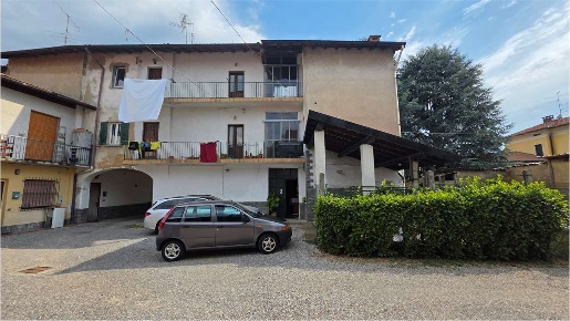 Foto Appartamento in Via Indipendenza, Fenegrò di 90 m² con 5 locali