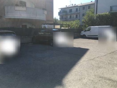 Foto Box in Via Garibaldi, Giussano Centro di 15 m² con 1 locali in vendita